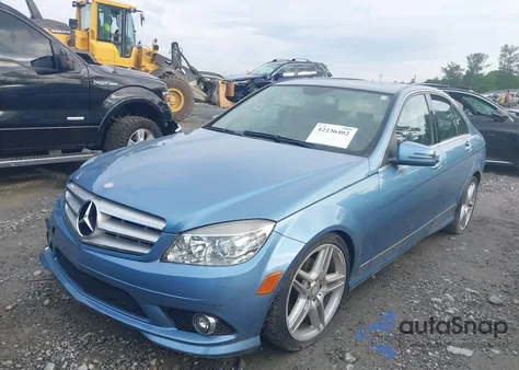 2010 Mercedes-Benz C 300 Luxury/Sport из США, поврежденный, VIN WDDGF5EB8AR095480